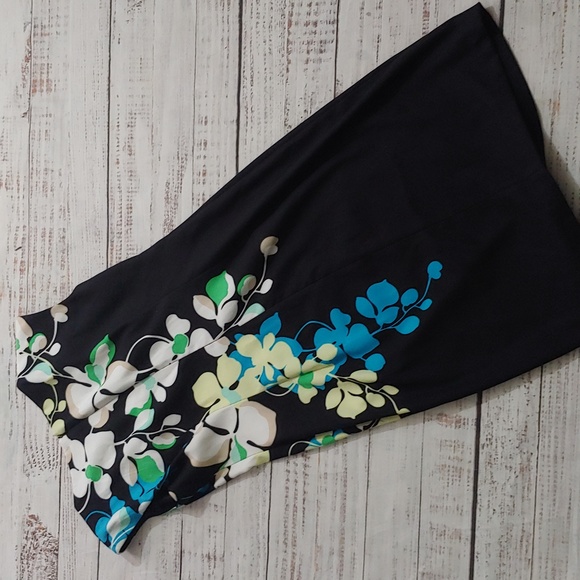 🏵NEW YORK & COMPANY FLORAL SHEATH DRESS - Picture 8 of 8